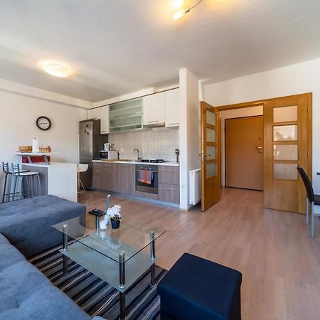 Super Petrova Apartment Zagreb Buitenkant foto